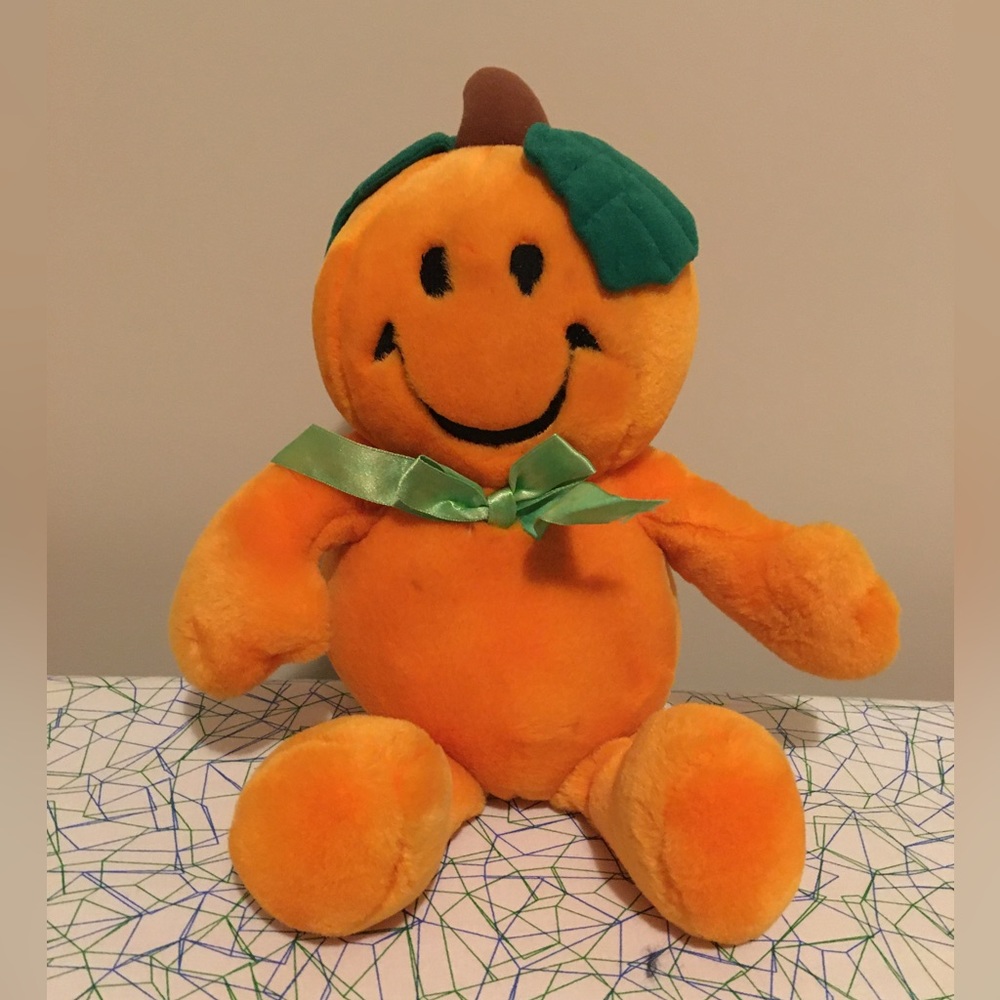 A new singing pumpkin doll